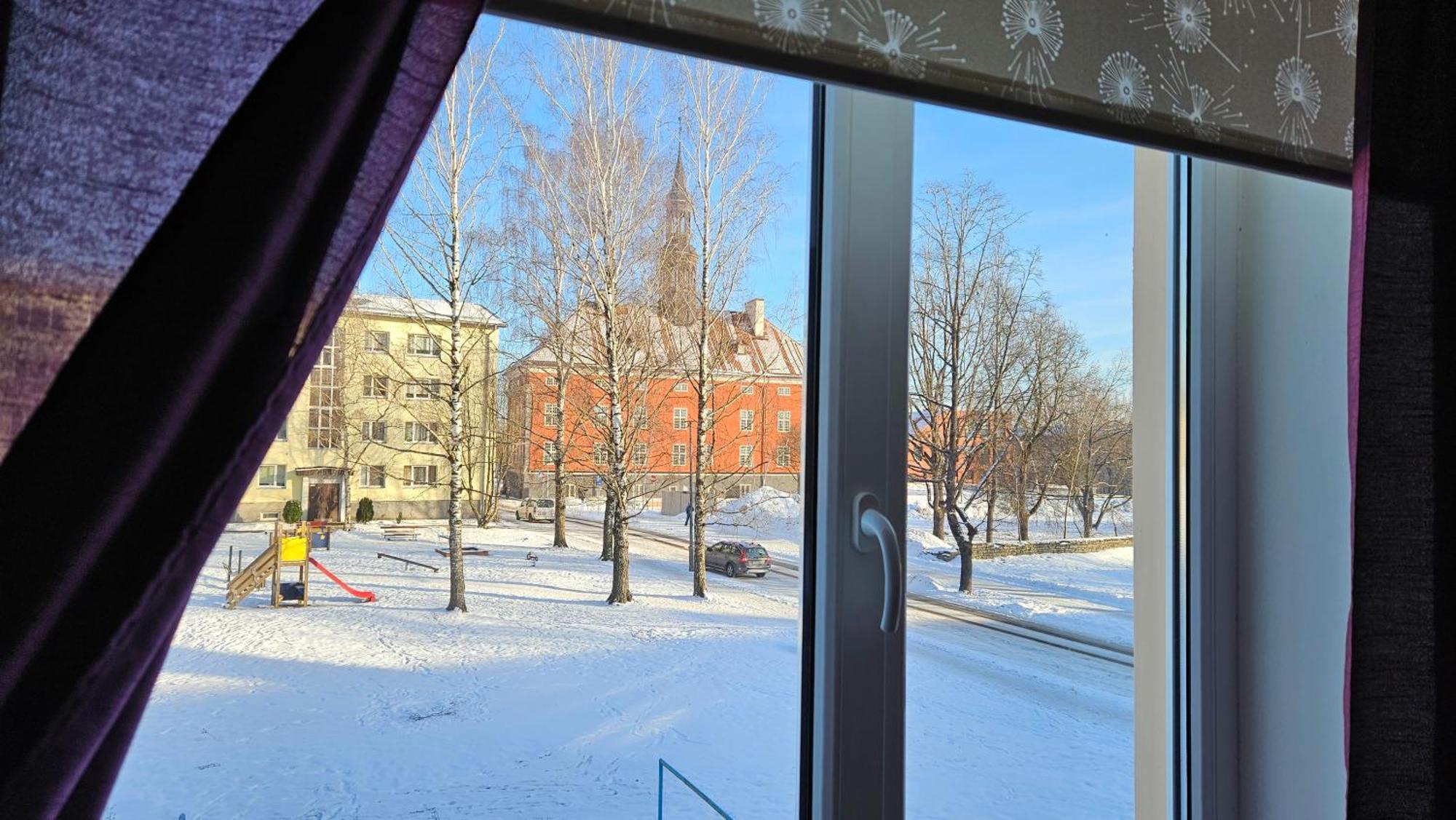 Hall * Narva